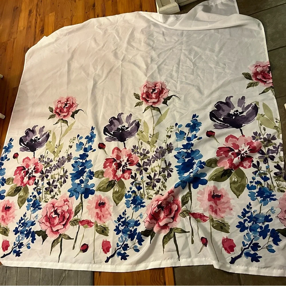 Floral shower curtain - Picture 3 of 4